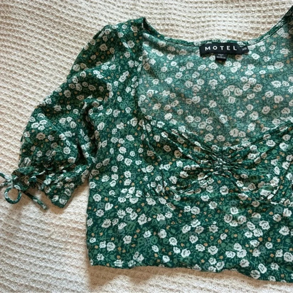Motel Rocks Yiava Crop Top In Floral Field Green size XS - Picture 6 of 8
